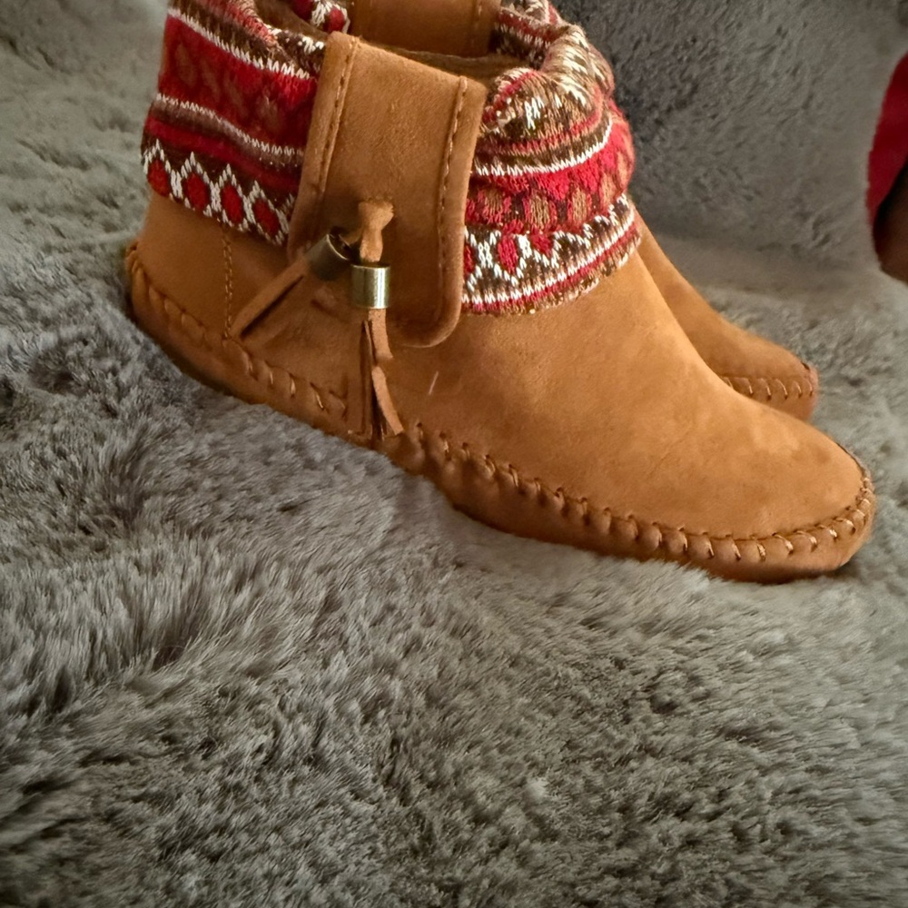Tan Suede Ankle Boots with Red Pattern